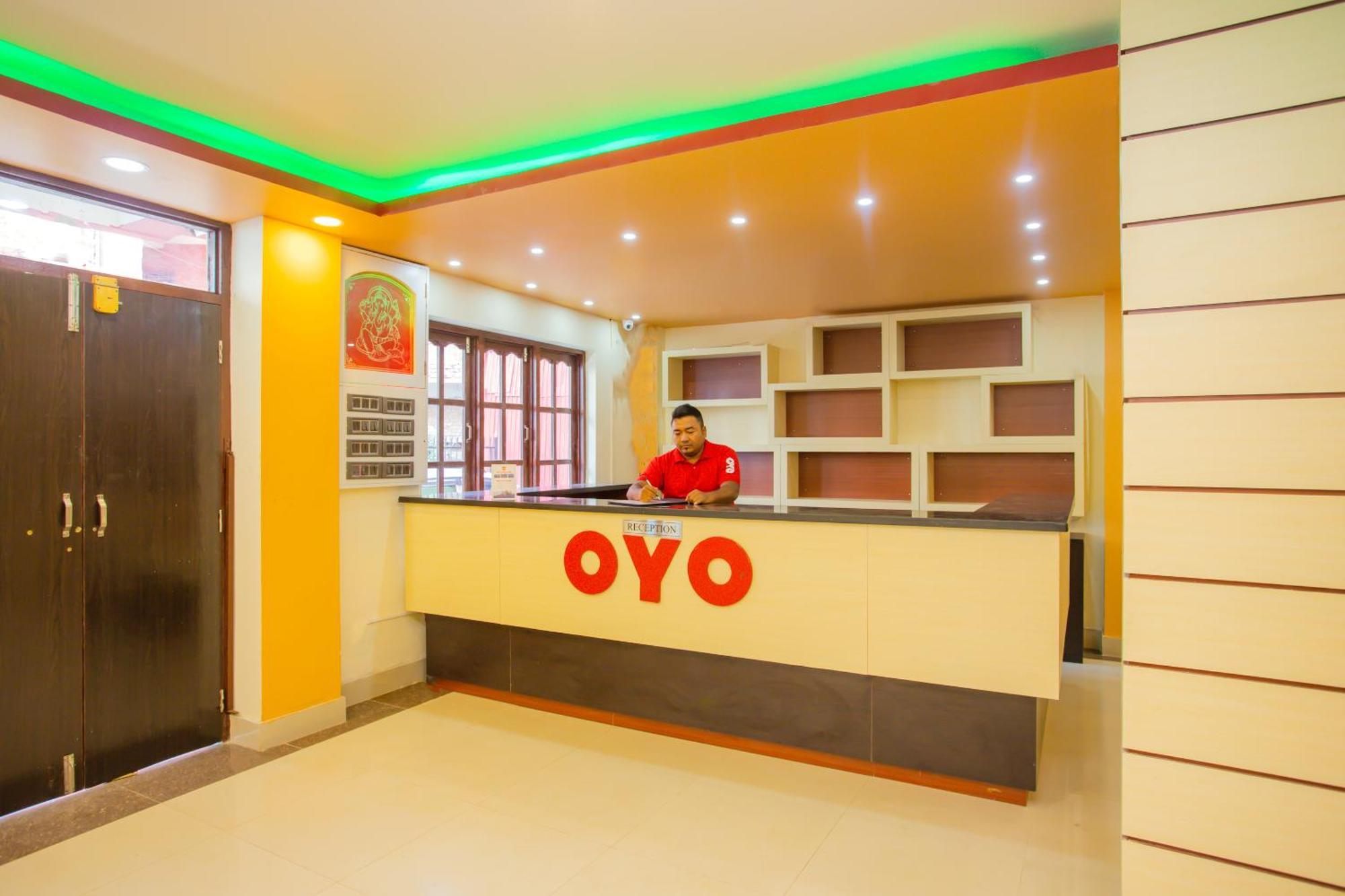 Oyo 589 Hotel Trimurti Katmandú Exterior foto